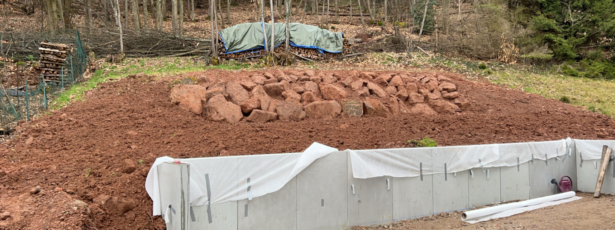 Pose de mur en L, mur préfabriqué, mur de soutènement à Kaysersberg près de Colmar  Guebwiller