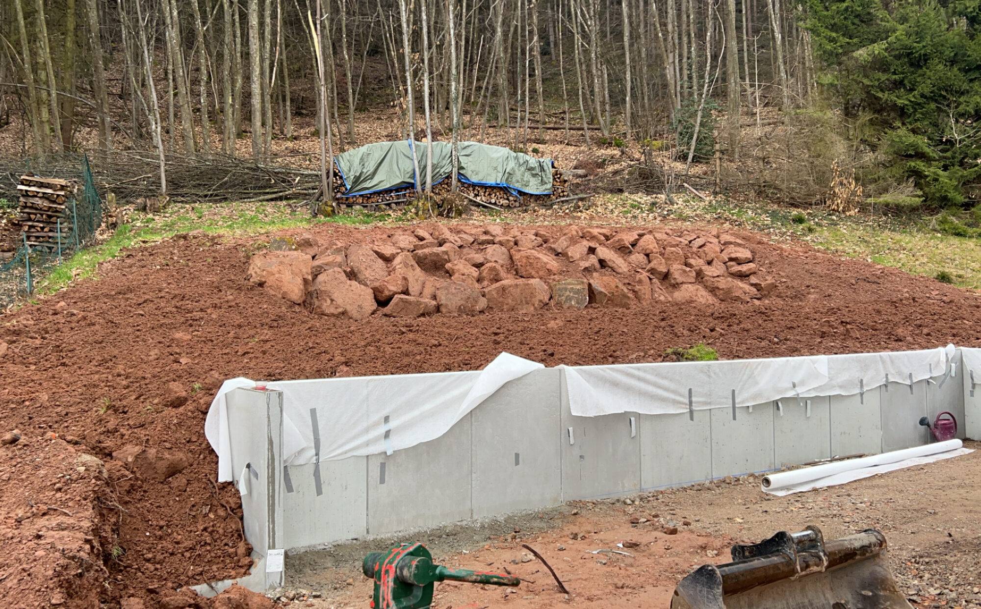 Pose de mur en L, mur préfabriqué, mur de soutènement à Kaysersberg près de Colmar  Guebwiller