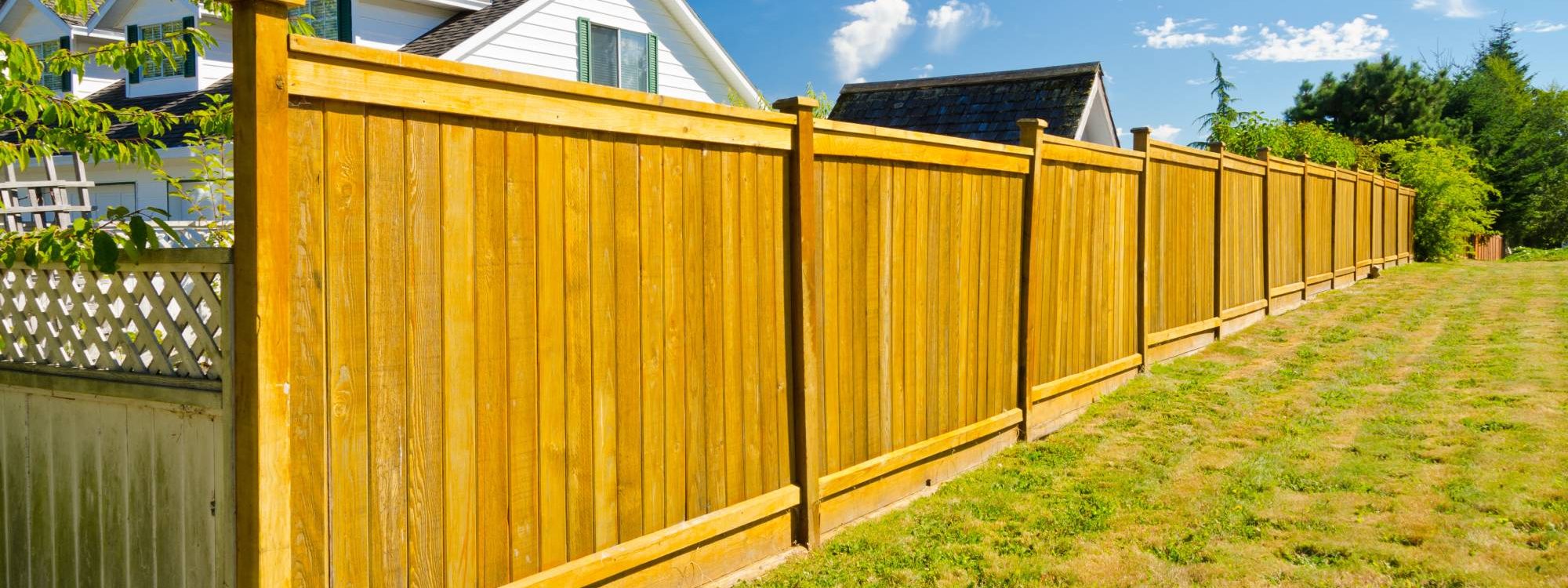 Comment allier s&eacute;curit&eacute; et esth&eacute;tique avec une cl&ocirc;ture adapt&eacute;e &agrave; votre jardin ? Colmar